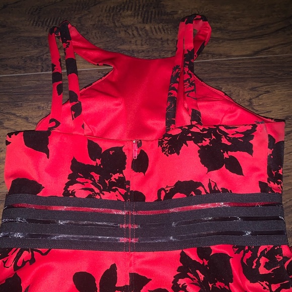 Dress - Picture 3 of 3